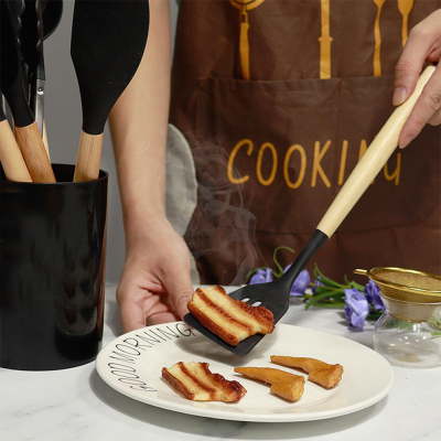 Set 12 ustensile de bucatarie din silicon pentru gatit, suport inclus